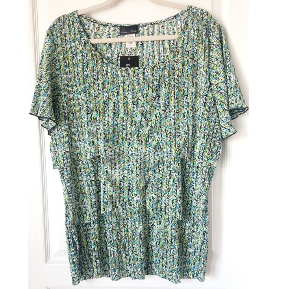 Brittany Black l Sparkle Floral Top Size 2X
